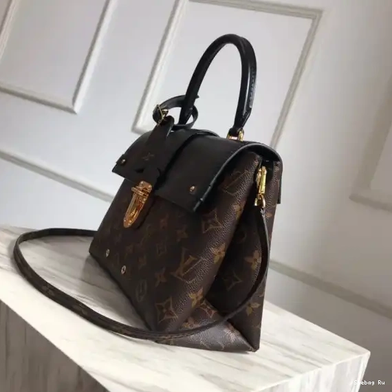 Vuitton ONE HANDLE Louis 0516